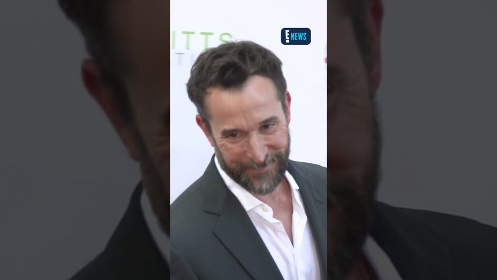 Someone call a doctor! 😍 Noah Wyle attends the Project Angel Food's Lead With Love in Los Angeles.
