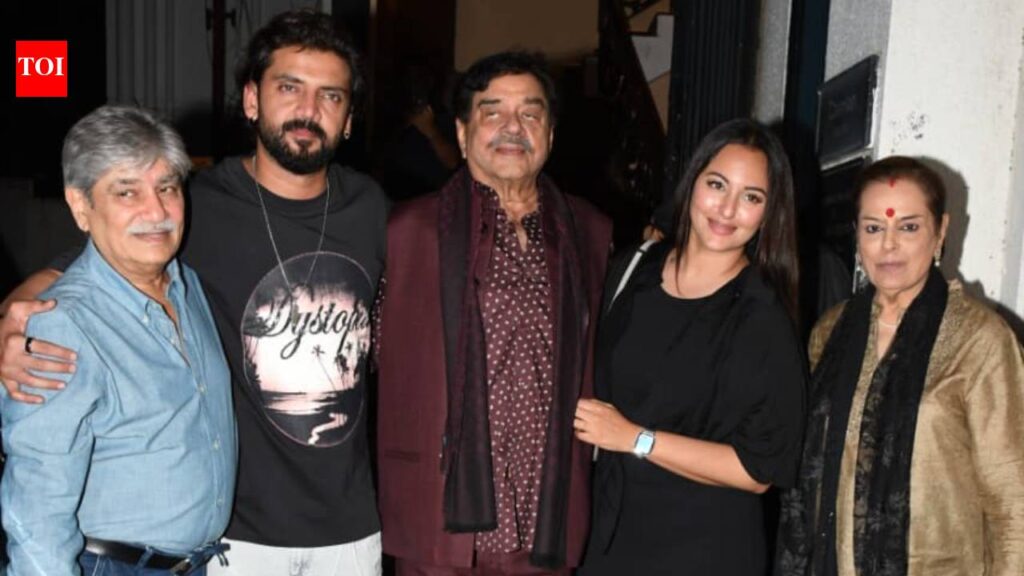 Sonakshi Sinha and Zaheer Iqbal enjoy family dinner with Shatrughan Sinha, Poonam Sinha and Iqbal Ratansi | Hindi Movie News Sonakshi Sinha and Zaheer Iqbal enjoy family dinner with Shatrughan Sinha, Poonam Sinha and Iqbal Ratansi | Hindi Movie News