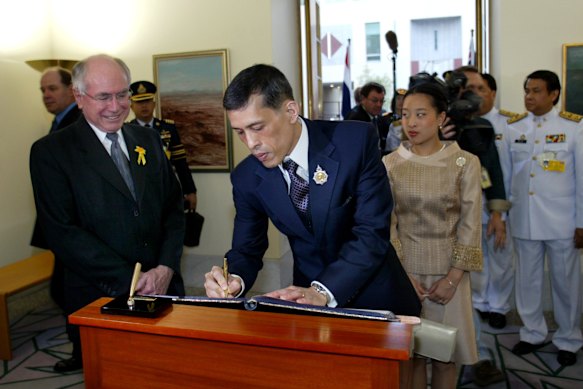 Then-PM John Howard welcomes Thailand’s then-crown prince Vajiralongkorn and Princess Bajrakitiyabha to Parliament House in 2003.
