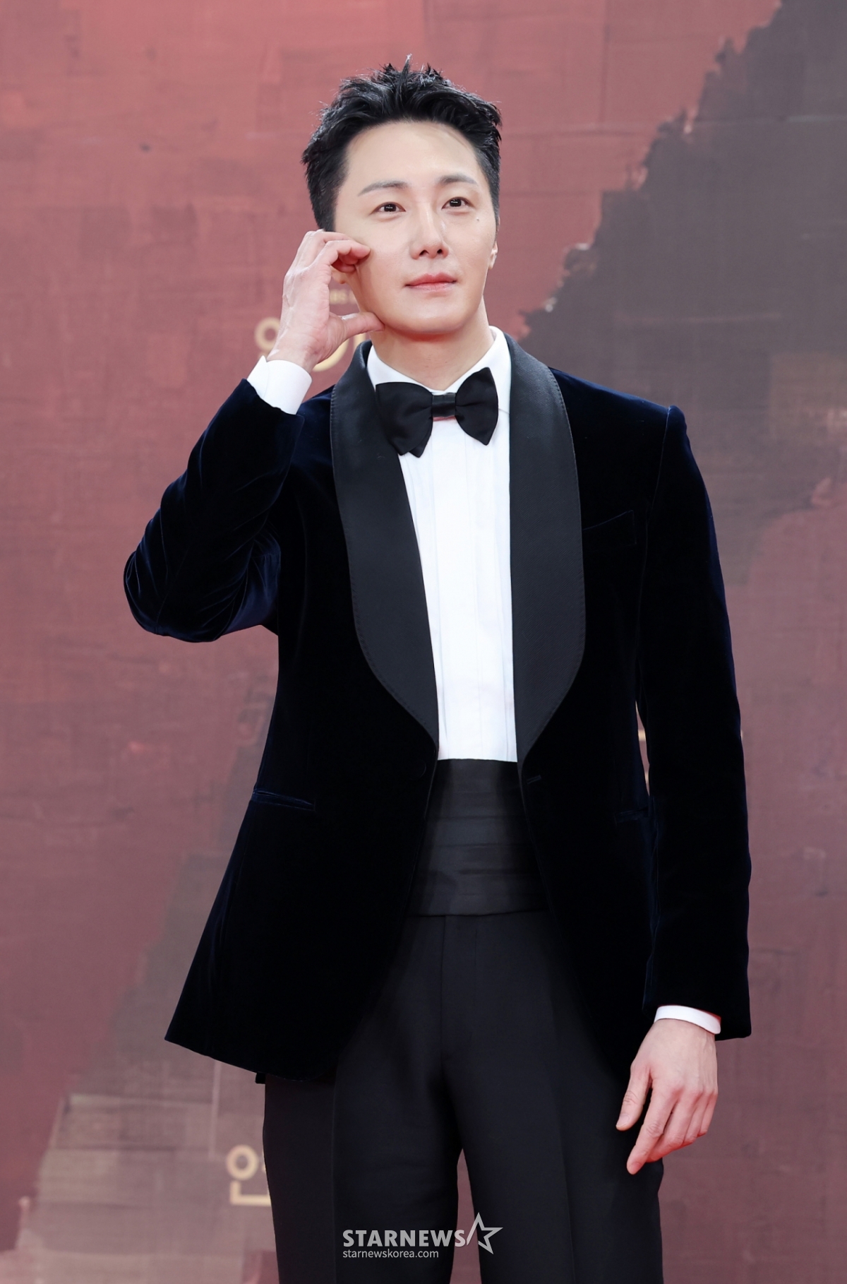 Actor Jung Il-woo poses at the red carpet event for the '2025 KBS Drama Awards' held on the 31st at the KBS New Building Hall in Yeongdeungpo-gu, Seoul. /2025.12.31 /Photo=Kim Hwi-seon hwijpg@