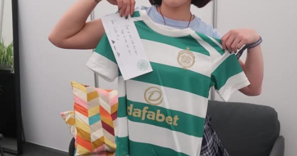 Celtic FC gift strip to singer to wear amid Glasgow gig