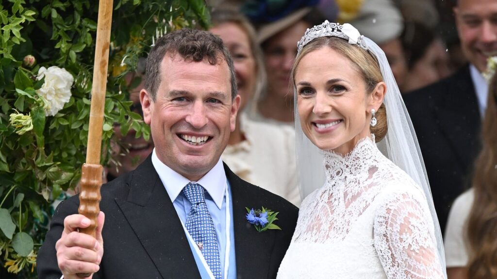Harriet Sperling Wears Emilia Wickstead to Marry Peter Phillips Among Royals in Gloucestershire Harriet Sperling Wears Emilia Wickstead to Marry Peter Phillips Among Royals in Gloucestershire