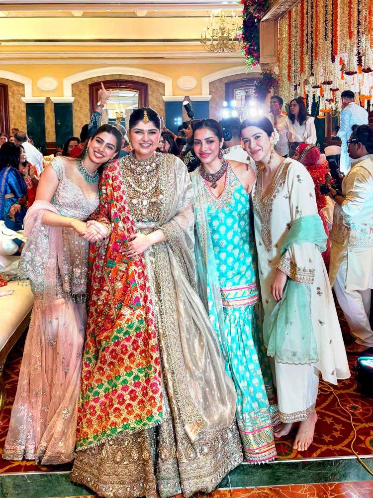 Khushi Kapoor, Anshula Kapoor, Antara Motiwala Marwah and Shanaya Kapoor