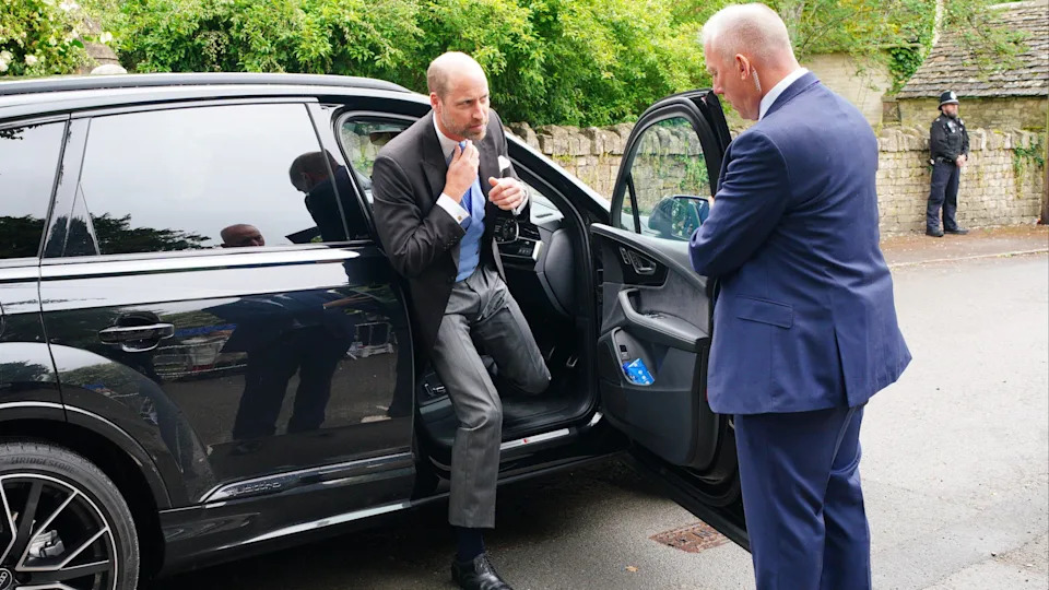 Members of the public cheered as Prince William and Catherine arrived<span> Credit: PA</span>