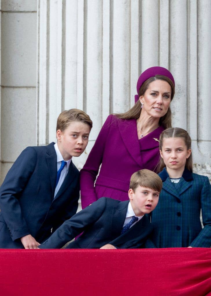 kate george charlotte louis leaning over