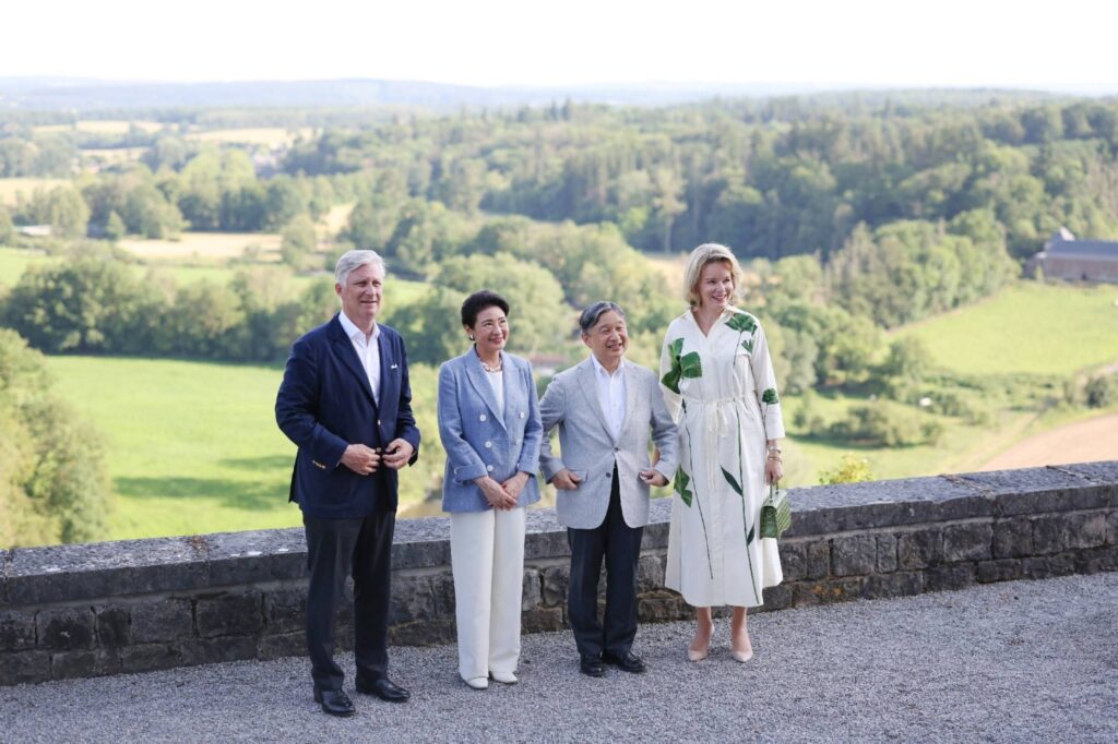 Emperor and empress dine at a castle with Belgium’s royal family Emperor and empress dine at a castle with Belgium’s royal family