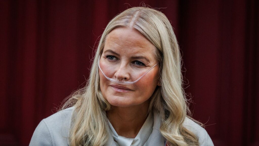 Mette-Marit of Norway placed on lung transplant waiting list as palace confirms she will step back from royal duties Mette-Marit of Norway placed on lung transplant waiting list as palace confirms she will step back from royal duties