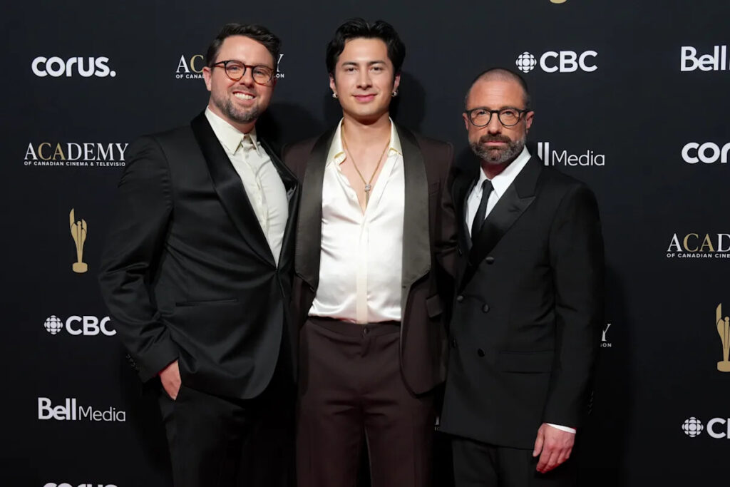 Hudson Williams hits the red carpet at CSAs – Yahoo News Canada Hudson Williams hits the red carpet at CSAs - Yahoo News Canada
