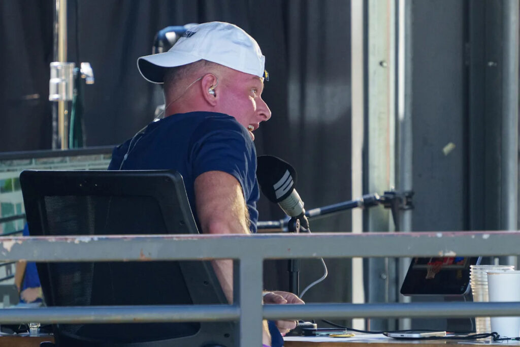 They told Pat McAfee his check ‘would bounce’, then he left largest ever tip for Rocco’s Jello Shot at CWS They told Pat McAfee his check 'would bounce', then he left largest ever tip for Rocco's Jello Shot at CWS