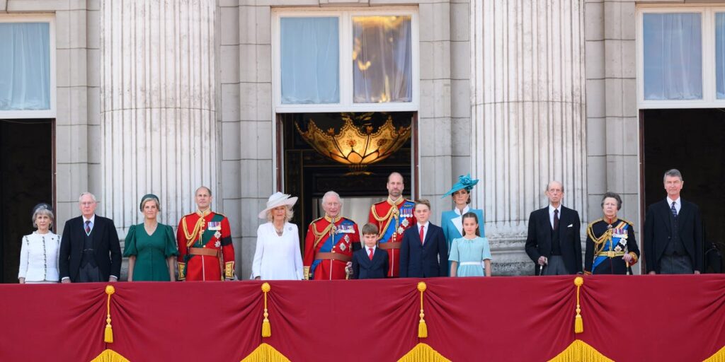 Inside Buckingham Palace’s Centre Room, Where the Royals Gather Before the Famous Balcony Photo at Trooping the Colour