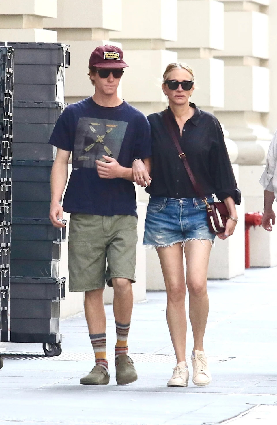 Julia Roberts stepped out with her 21-year-old son, Phinnaeus, in NYC on Thursday (as pictured here). BrosNYC / BACKGRID