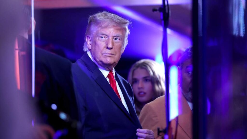 Trump Booed at NBA Finals as Celebrities Pack Madison Square Garden | V103 Trump Booed at NBA Finals as Celebrities Pack Madison Square Garden | V103