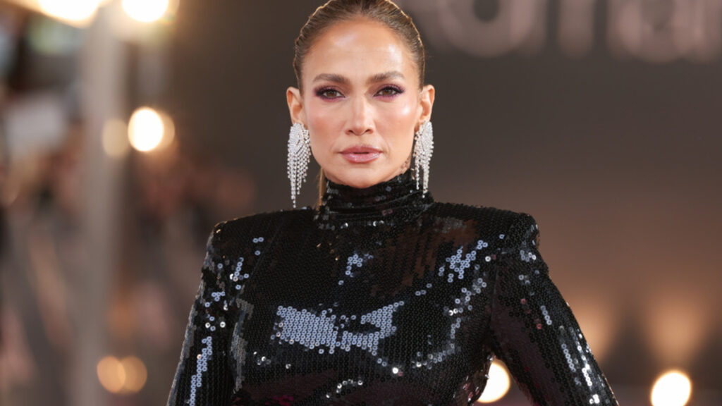 Jennifer Lopez enjoys concert night out with Ben Affleck’s child Fin and her child Oskar Jennifer Lopez enjoys concert night out with Ben Affleck’s child Fin and her child Oskar