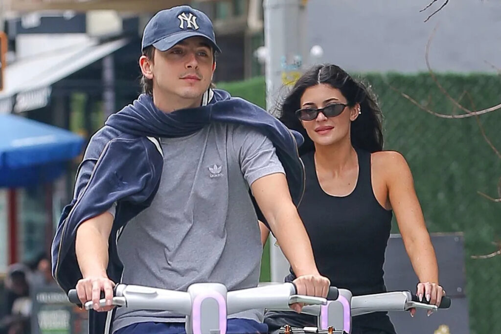 Timothée Chalamet and Kylie Jenner Spotted Biking Around N.Y.C. Day Before Knicks Victory Parade Timothée Chalamet and Kylie Jenner Spotted Biking Around N.Y.C. Day Before Knicks Victory Parade