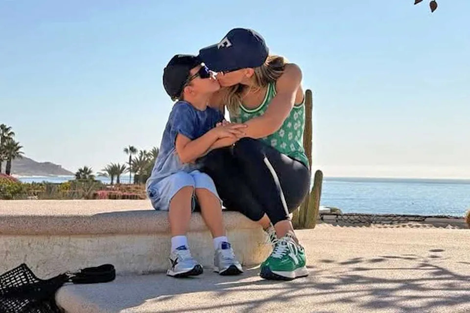 Rennie Foster and Katharine McPheeCredit: Katharine McPhee Foster/Instagram