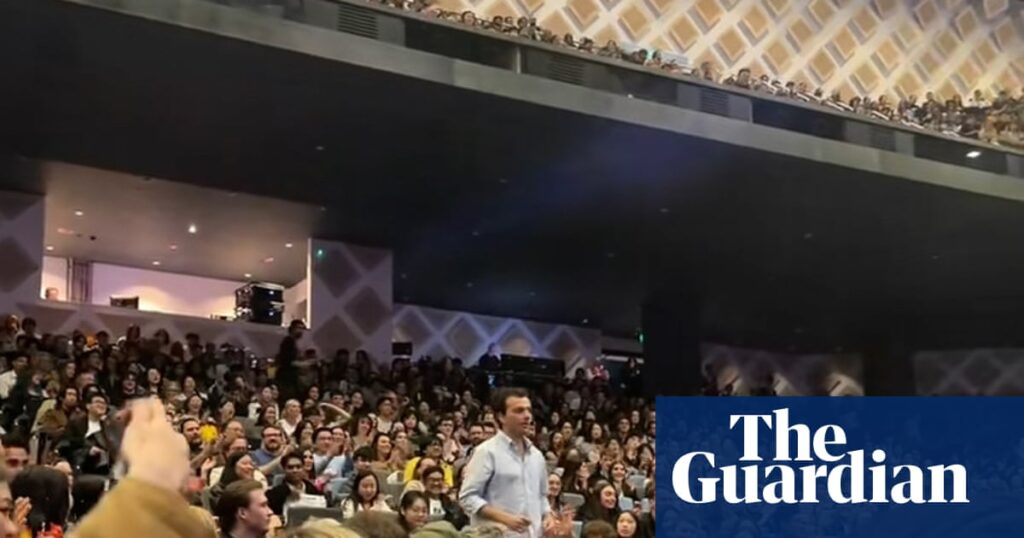 Is there a pianist in the house? Audience member steps up to perform in La La Land in Sydney | Sydney Is there a pianist in the house? Audience member steps up to perform in La La Land in Sydney | Sydney