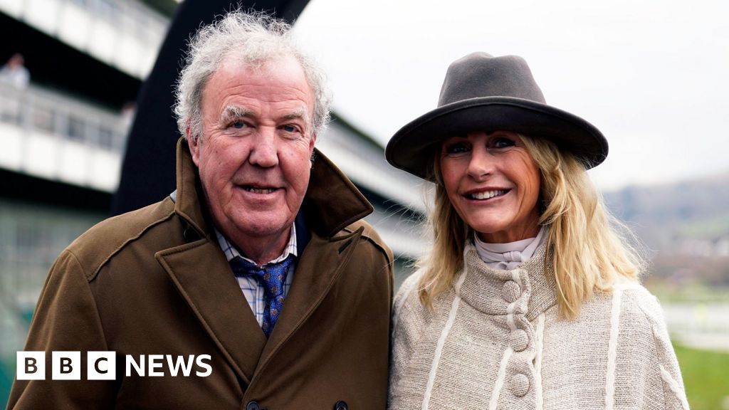 Jeremy Clarkson announces cancer diagnosis in farm documentary series – BBC Jeremy Clarkson announces cancer diagnosis in farm documentary series - BBC