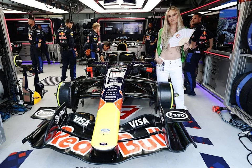 Lindsey visits the Oracle Red Bull Racing garage 