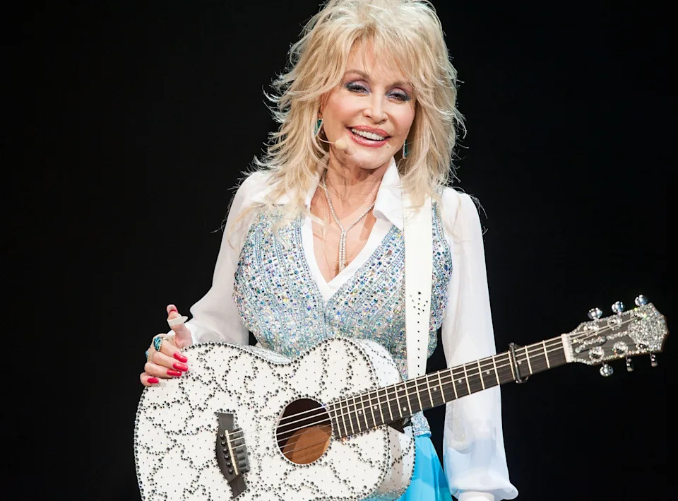 Singer Dolly Parton