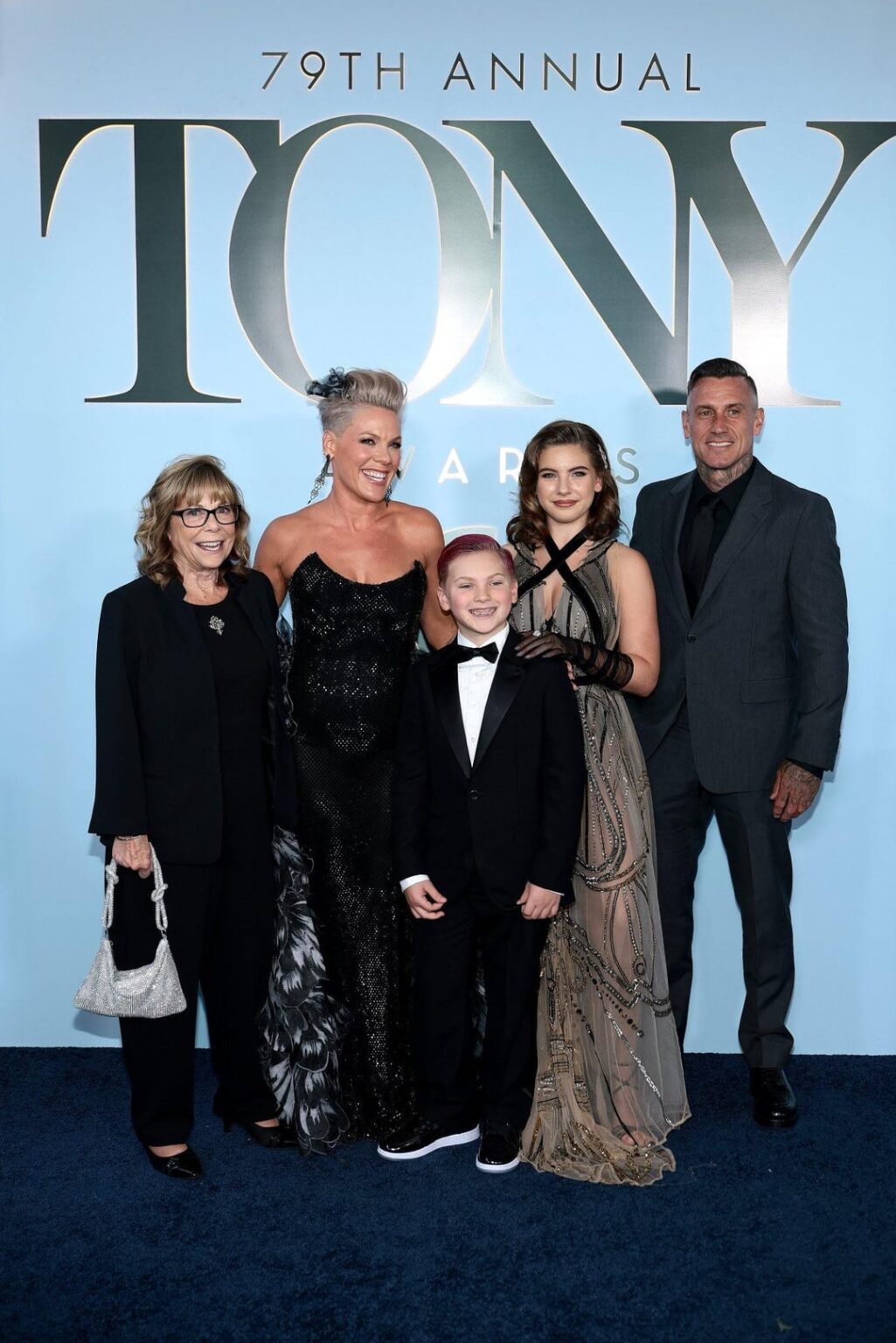 P!nk and her family (husband Carey Hart, children Willow and Jameson and mom Judith) at the 2026 Tony Awards (June 7, 2026)
