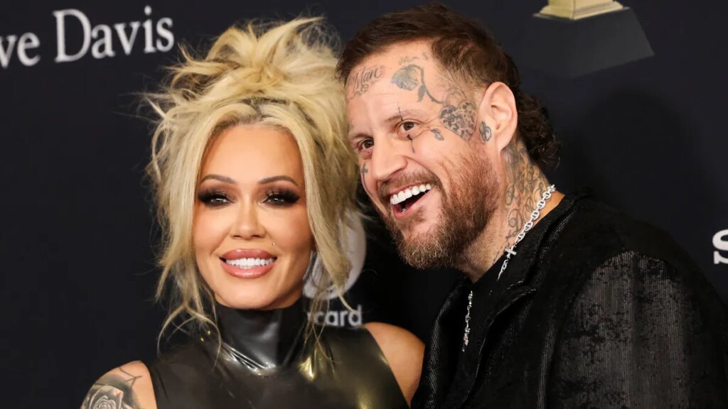 Jelly Roll divorces Bunnie XO after almost 10 years of marriage Jelly Roll divorces Bunnie XO after almost 10 years of marriage