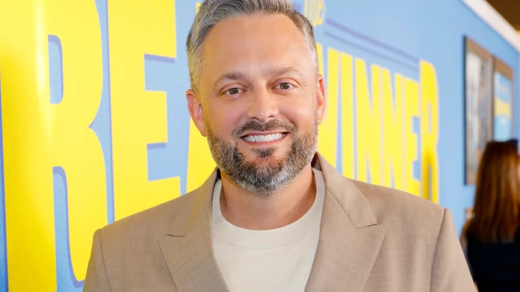 Nate Bargatze faces backlash over attending Trump UFC fight