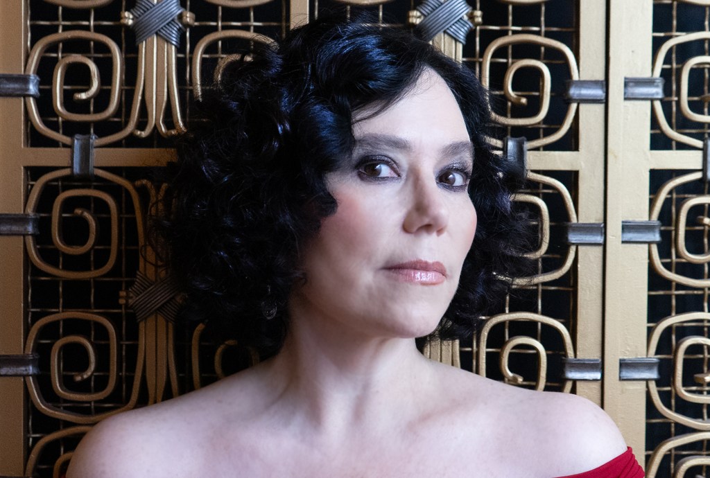 Alex Borstein To Star In Dramedy Turn The Lights Back On From Dave Pantano Alex Borstein To Star In Dramedy Turn The Lights Back On From Dave Pantano