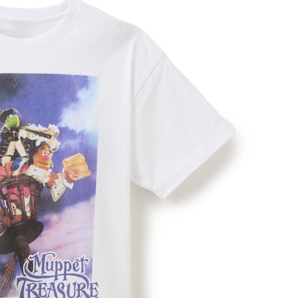 Disney Store and Cakeworthy are celebrating 30 years of Muppet Treasure Island with a new trio of commemorative items.
