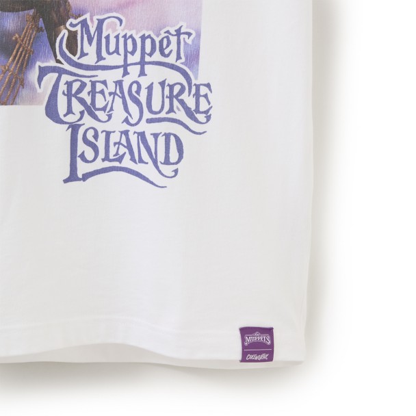 Disney Store and Cakeworthy are celebrating 30 years of Muppet Treasure Island with a new trio of commemorative items.