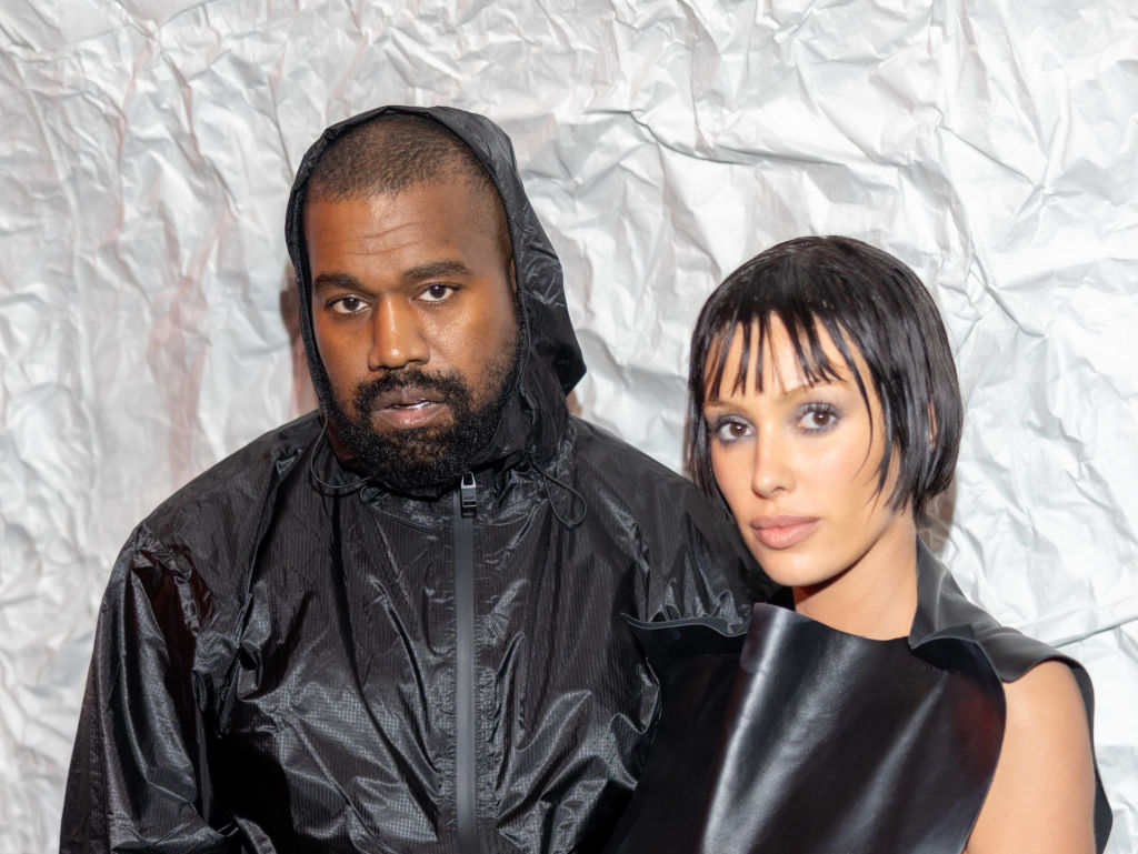Ye (Kanye West) and Bianca Censori Spark a Mannequin Challenge Revival in Bikini-Led Scene Ye (Kanye West) and Bianca Censori Spark a Mannequin Challenge Revival in Bikini-Led Scene