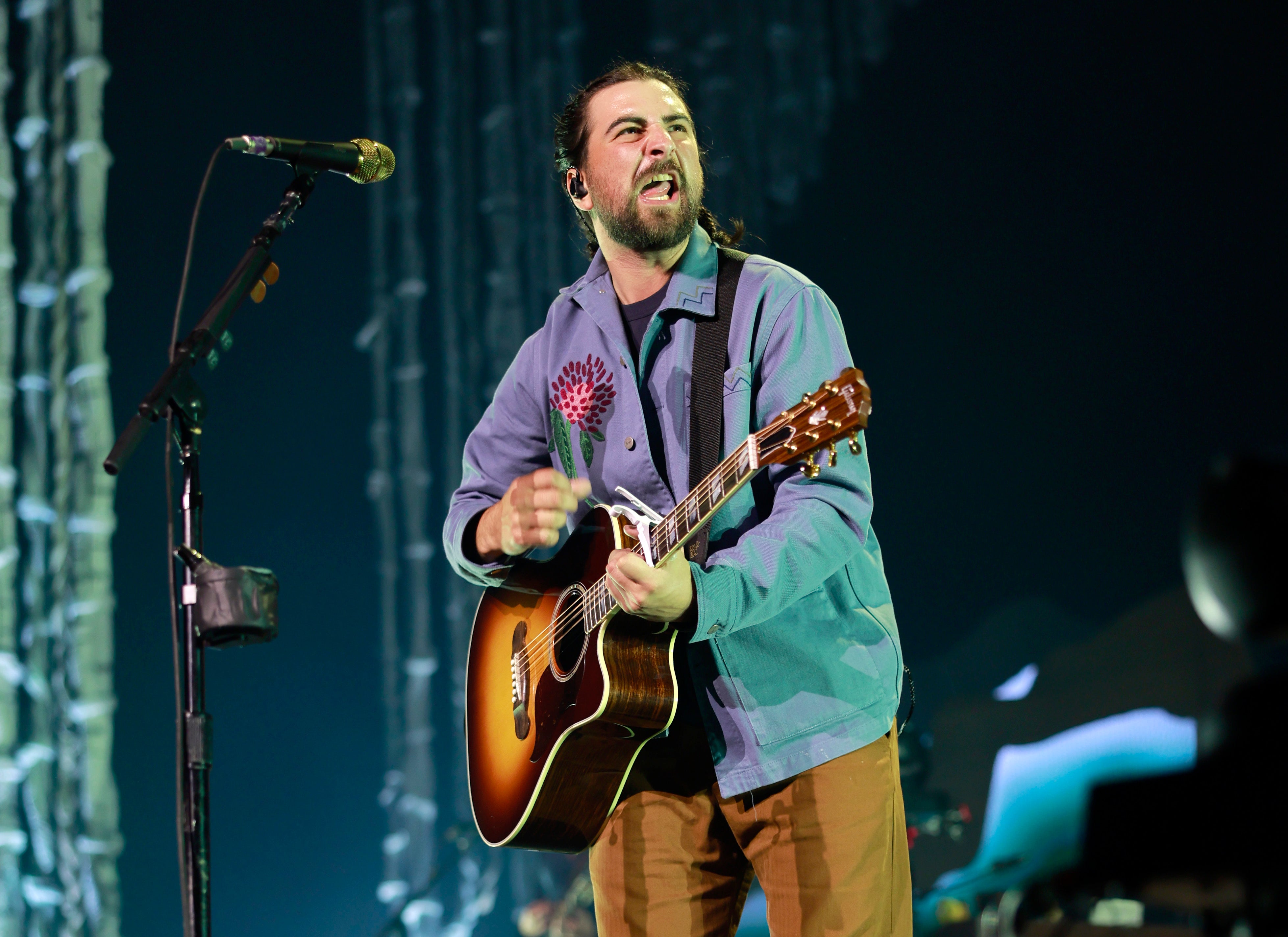 Noah Kahan performs at Bridgestone Arena on 24 May 2024