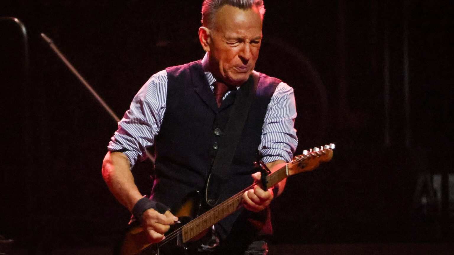 Bruce Springsteen Sings ‘People Have the Power’ With Bono, Patti Smith Bruce Springsteen Sings 'People Have the Power' With Bono, Patti Smith