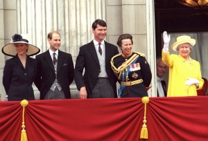 LONDON, UNITED KINGDOM - JUNE 12: Sophie Rhys-jones Joins Prince Edward, Rear-admiral Timothy Laurence, Princess Anne And The Queen On The Balcony Of Buckingham Palace For The First Time For The Trooping The Colour Procession, London. (Photo by Tim Graham Photo Library via Getty Images)
