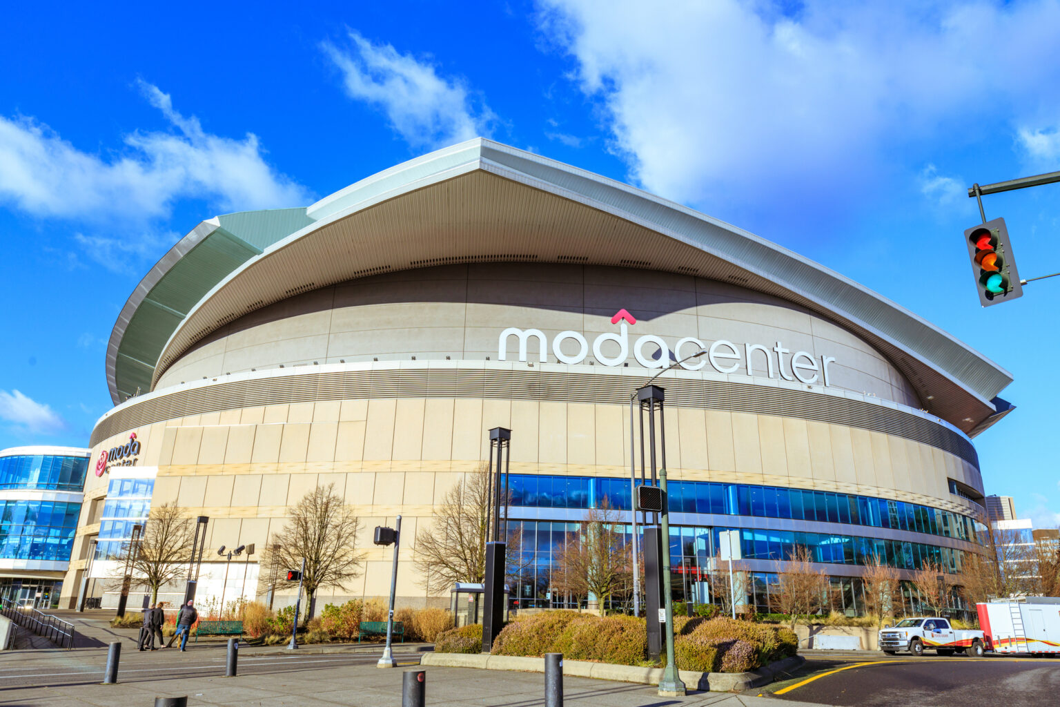 Good Morning, News: Moda Center Drama, Lloyd Mall Drama, and Taylor Swift Drama… So Much Drama!