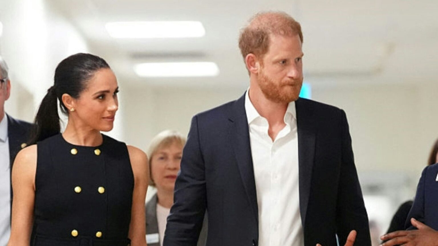 Prince Harry and Meghan Markle’s warning to Beatrice and Eugenie