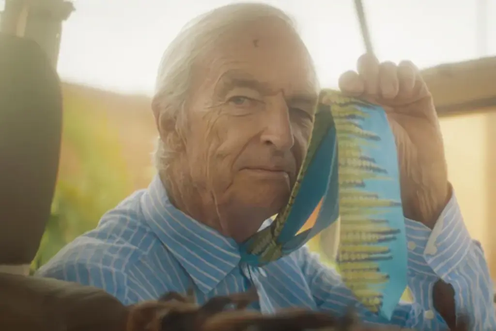 Jon Snow: A Last Big Story review – A moving portrait of a legendary broadcaster coping with Alzheimer’s, and still getting the scoop Jon Snow: A Last Big Story review – A moving portrait of a legendary broadcaster coping with Alzheimer’s, and still getting the scoop