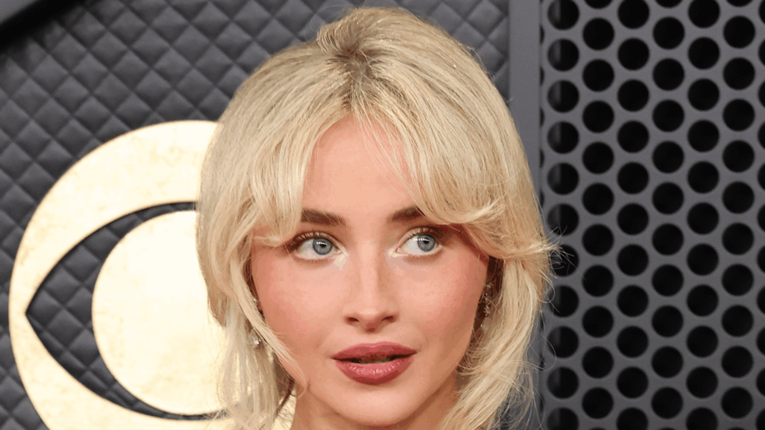 Sabrina Carpenter: Man Arrested At Pop Star’s Home Fighting Restraining Order Sabrina Carpenter: Man Arrested At Pop Star's Home Fighting Restraining Order