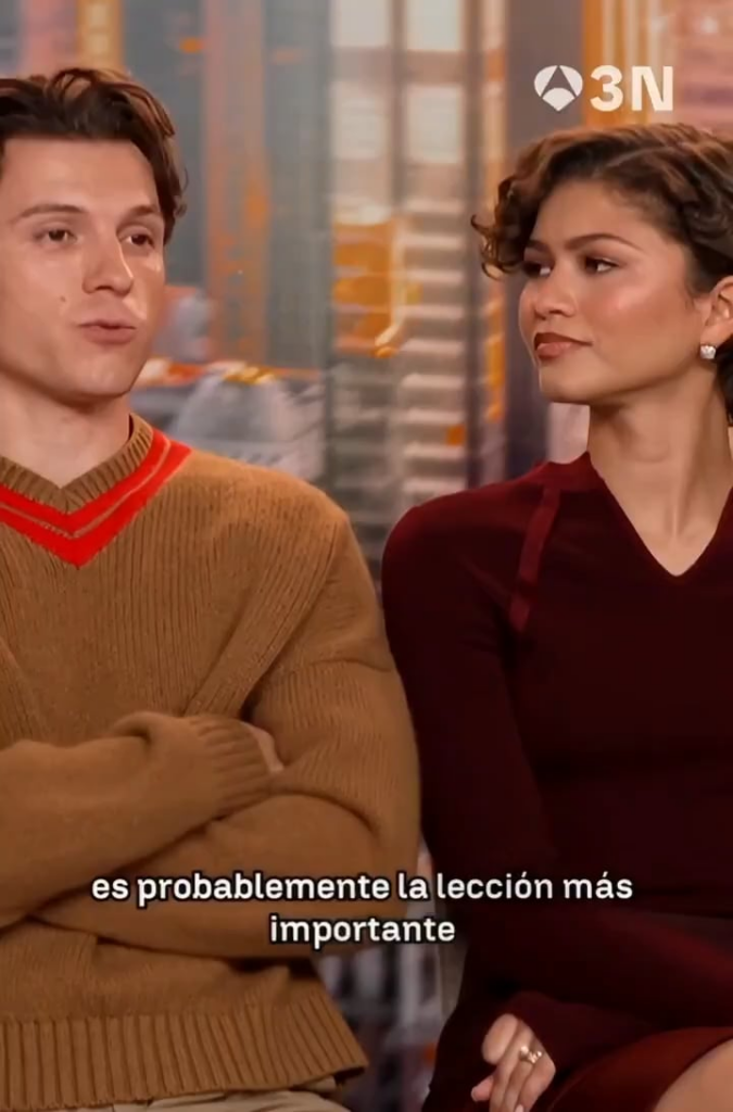 Zendaya makes fun (lovingly) of the way Tom Holland says ‘young kids’ (they are 29 and 30 years old): “Grandpa over here, turns 30 and now he’s like ‘These young kids. Get out there. You still have time left.’”