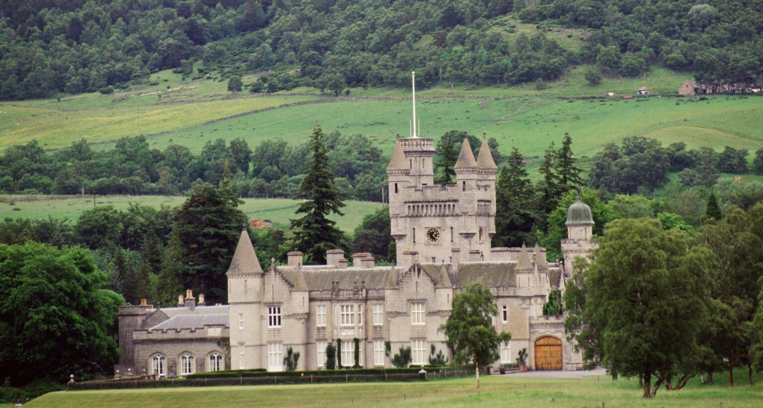 Former Royal Butler Reveals a Hilarious Balmoral Issue Former Royal Butler Reveals a Hilarious Balmoral Issue