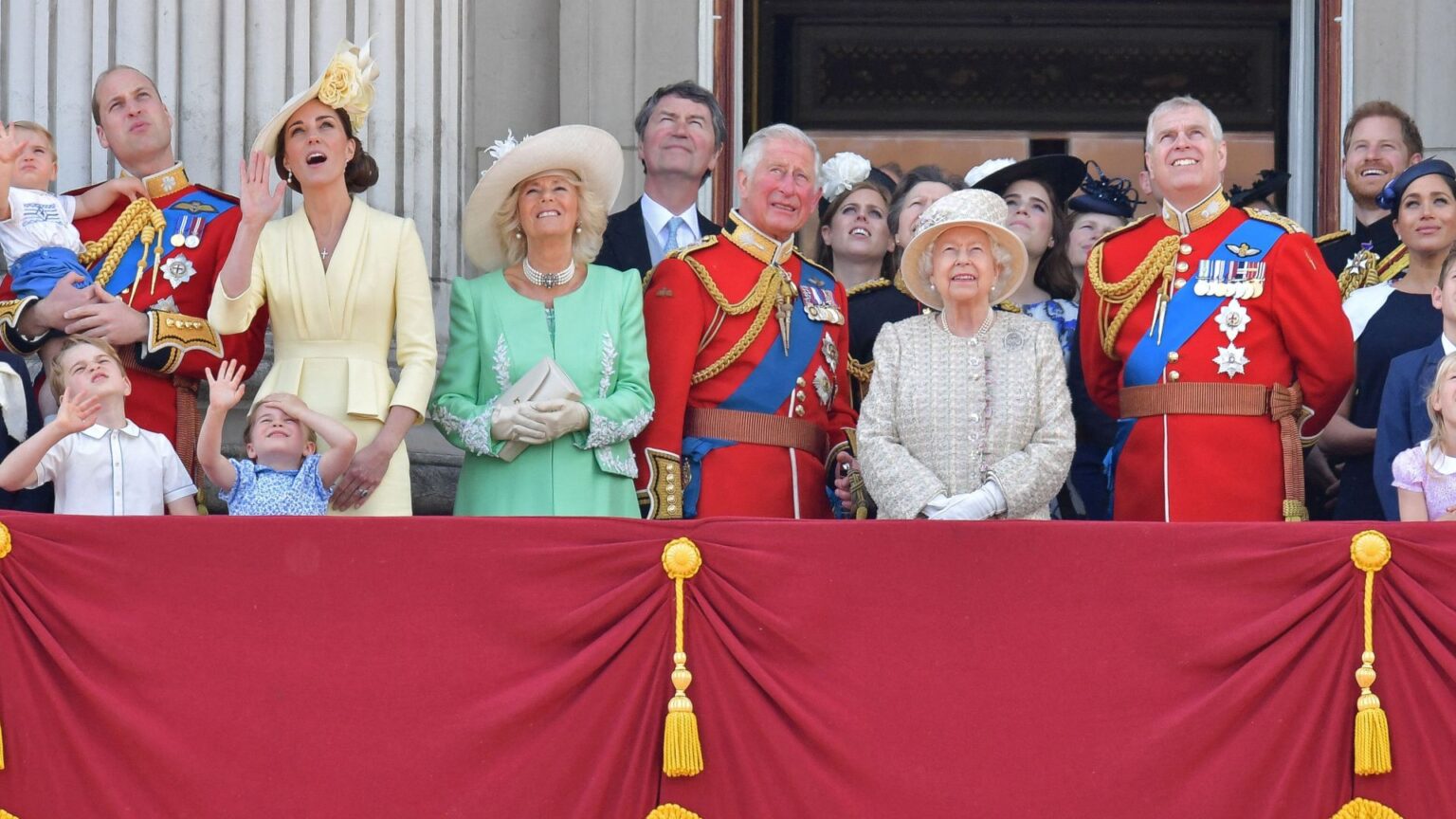 How Queen Elizabeth Avoided Being Destroyed by the Tabloids The Royal Family gathers on the balcony of Buckingham Palace
