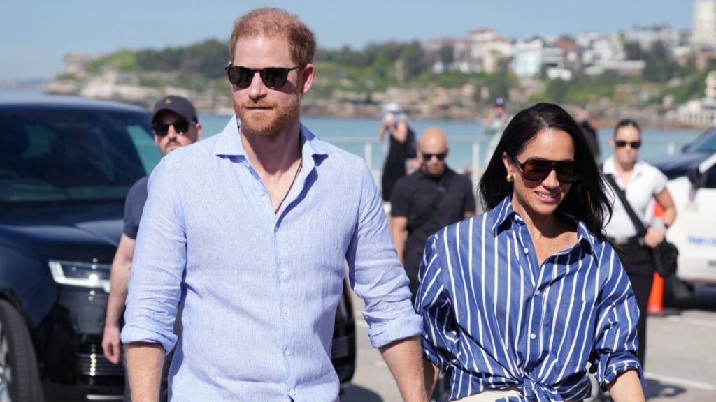 The King is failing his fatherly duty. Harry and Meghan deserve his help