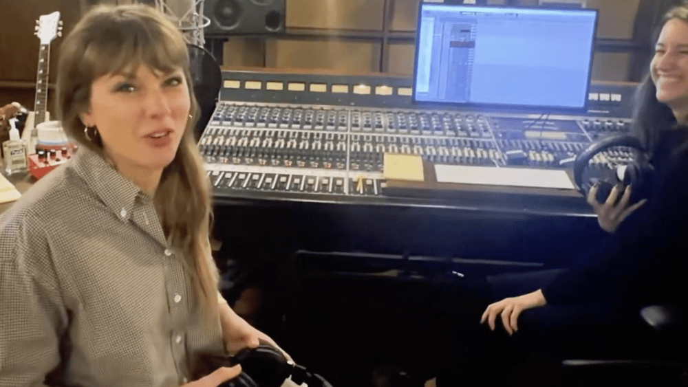 Taylor Swift Wrote and Recorded ‘I Knew It, I Knew You’ in 8 Hours Taylor Swift Wrote and Recorded 'I Knew It, I Knew You' in 8 Hours