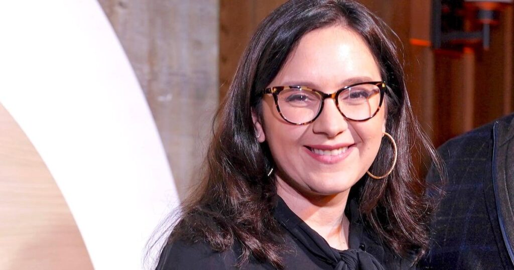 ‘60 Minutes’ Veteran Exits With Shot at CBS Boss | The producer admitted his departure is “overshadowed” by the turmoil under Bari Weiss.