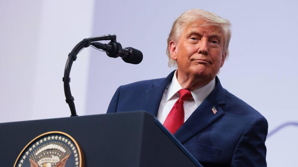 Donald Trump labeled 'stupidest leader' by Fox News viewers after 6-word diss