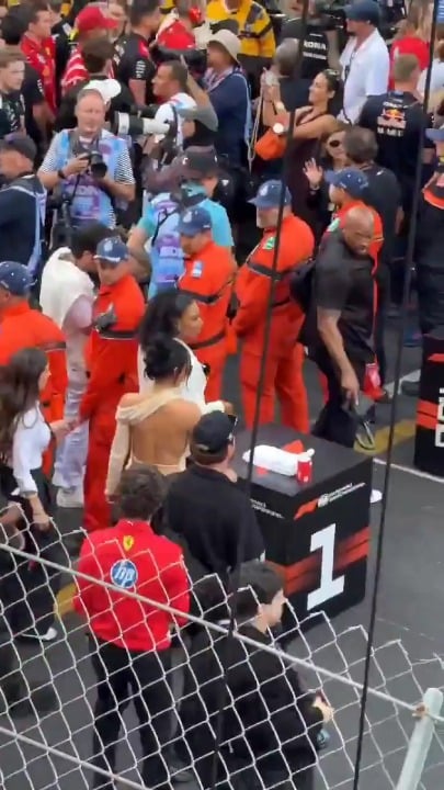 Kim Kardashian picks up and uses a towel meant for the winning driver (Kimi Antonelli) at the Monaco GP