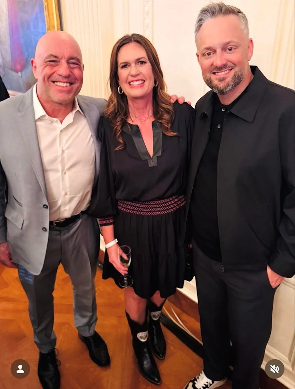 Nate Bargatze poses with Joe Rogan and Sarah Huckabee Sanders. / Instagram/screengrab
