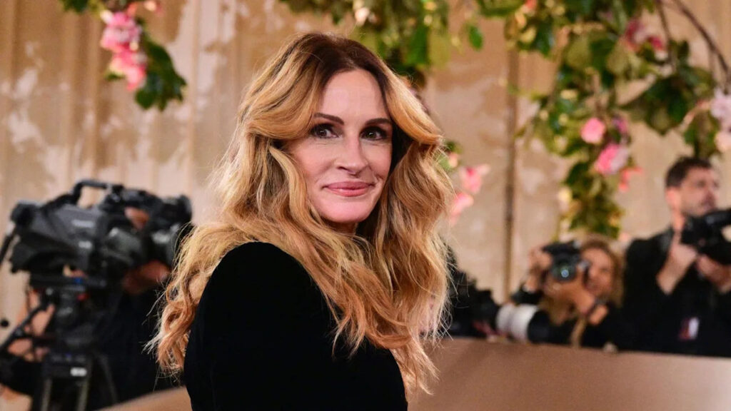 Julia Roberts’ son Henry towers over her in rare family outing Julia Roberts' son Henry towers over her in rare family outing