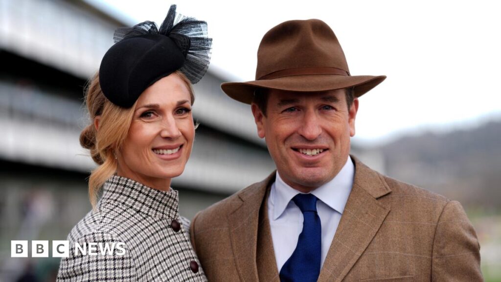 Royals gather in Gloucestershire for Peter Phillips’ wedding Peter Phillips and Harriet Sperling posing for a picture at a formal event. He is wearing a brown hat and matching tweed jacket with a dark blue tie. She is wearing a houndstooth-patterned blazer buttoned up to the top, and a black fascinator with gathered mesh detail. They are standing close together and smiling at the camera on a cloudy day.