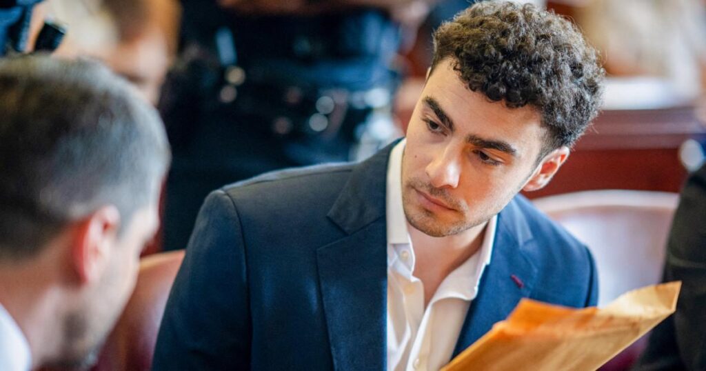 Luigi Mangione withdraws plans to use psychiatric defense in state murder case Luigi Mangione withdraws plans to use psychiatric defense in state murder case