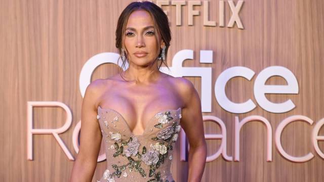Jennifer Lopez Ignites Plastic Surgery Rumors at Premiere Jennifer Lopez Ignites Plastic Surgery Rumors at Premiere